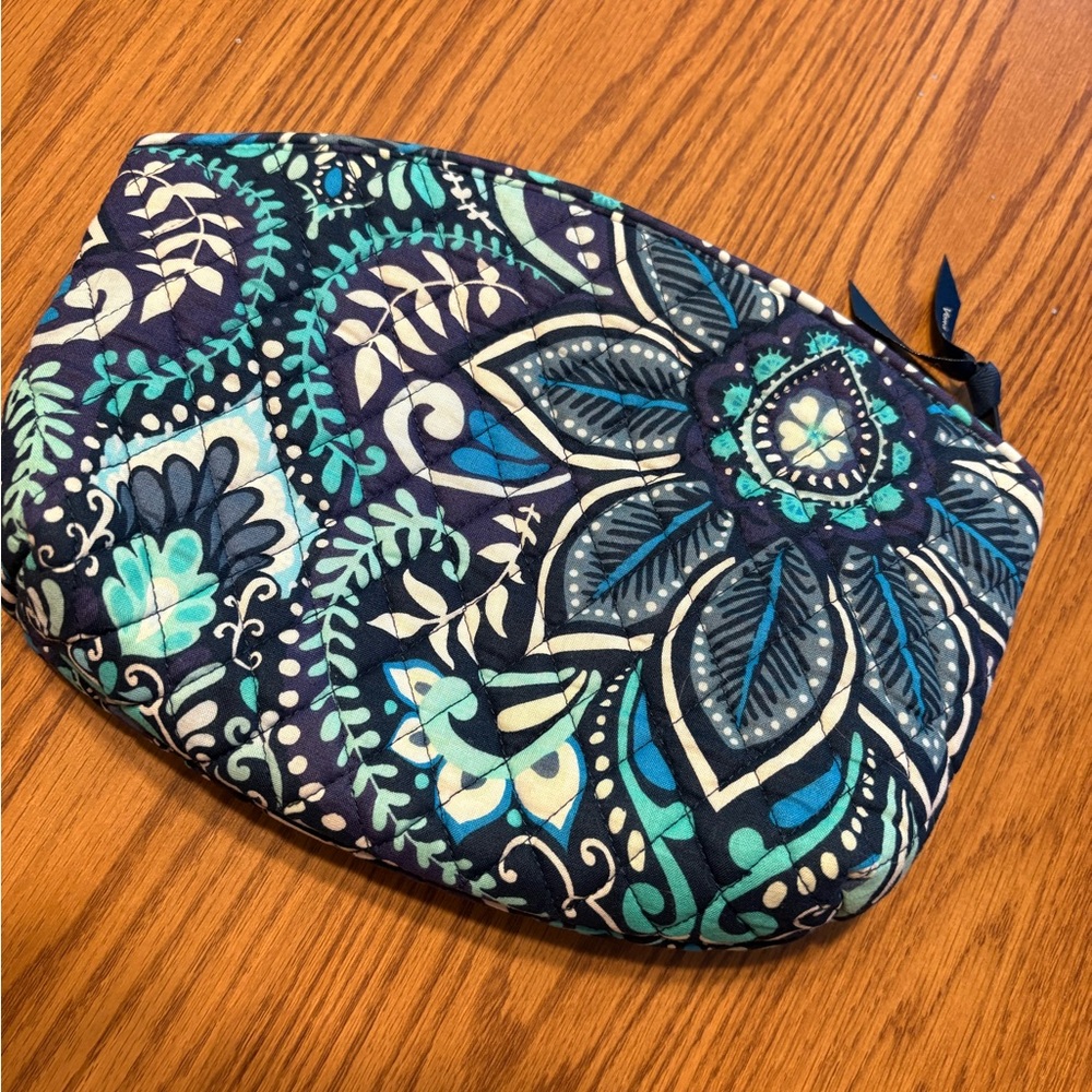 Vera Bradley Travel Bag With Clear Plastic Liner Blue Island Medallion